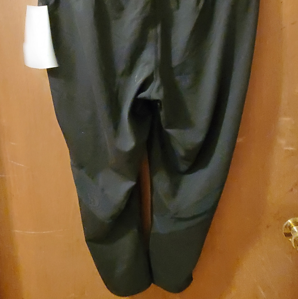Capris - Picture 2 of 3
